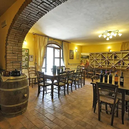 Vernazzano Basso Sleeps 6 * 特拉西梅诺湖畔托罗